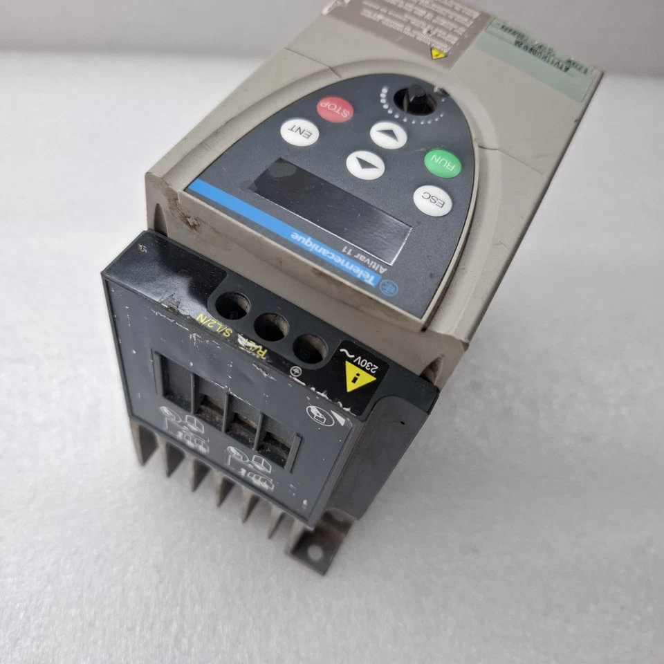 Telemecanique Altivar 11 ATV11HU09M2A 0.37kW-1/2HP 200/240V